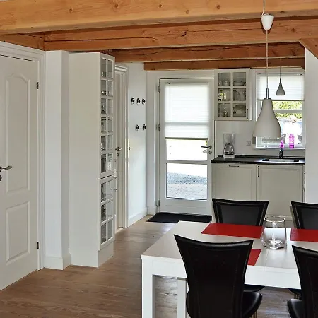Two-bedroom Holiday In 7 Holiday home