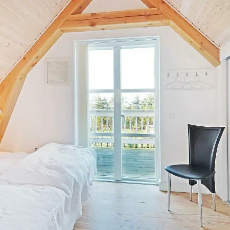 Two-bedroom Holiday In 7 * בלבאנד
